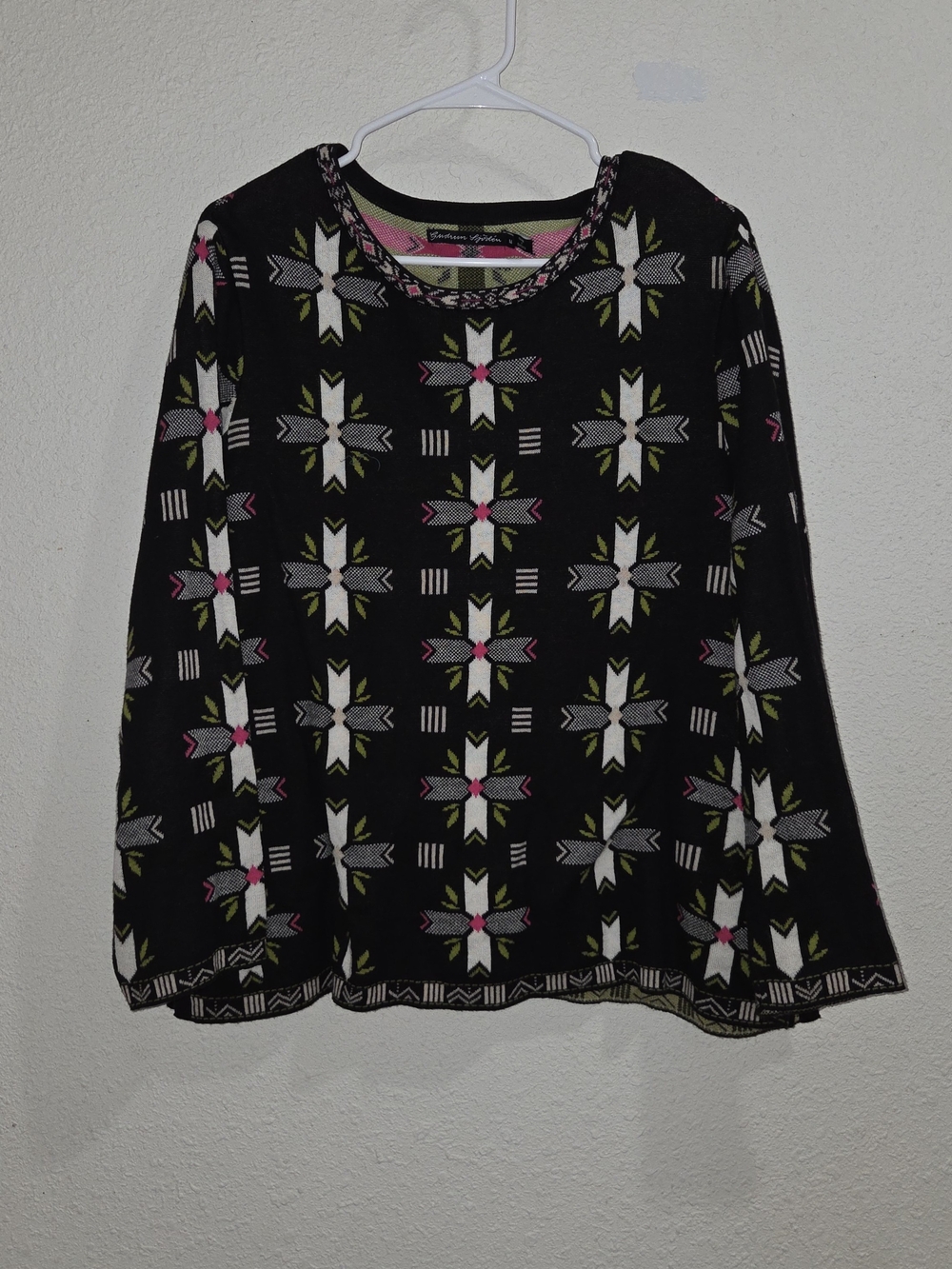 Women’s Patterned Crewneck Top - Black with White & Pink Accents